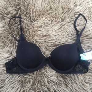 NWT Fruit of the Loom black lace push up bra - 34B